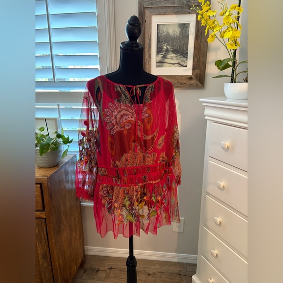 Johnny Was Tops - Johnny Was
FEATHER LARK MESH BLOUSE, XL